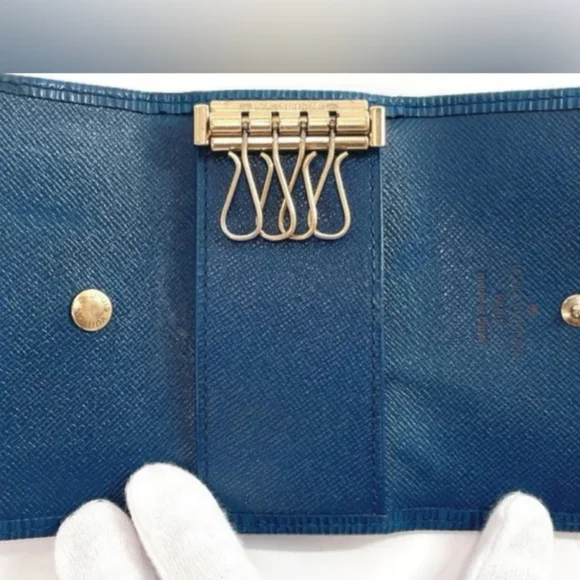 LV Epi Key Holder - Picture 3 of 7